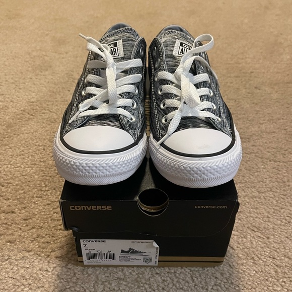 Converse CTAS Madison OX (NWT) - Picture 3 of 7